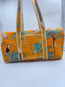 กระเป๋าผ้านวมซาฟารี Kantha หรูหราทำจากผ้าฝ้าย100% (ซิป) จุของได้มากทนทานใส่เล่นกีฬาได้เยอะ - Product Image 3