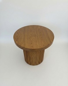Mesa de Centro Moderna Cuadrada con una Pata de Pilar, Color Marrón Claro, Lujo Moderno, Color Dinámico Moderno - Product Image 1