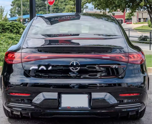 PRÊT À EXPÉDIER 2023 Berline électrique de luxe à double moteur, transmission intégrale, batterie au lithium, cuir foncé, 402 ch, véhicule haute performance - Product Image 2