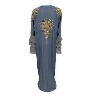 Abaya de luxe grise en satin pour femme Farasha Jalabiya longue robe de soirée avec travail de la pierre et taille naturelle - Product Image 2