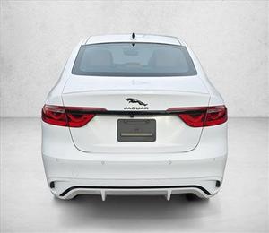 Jaguar XF P300 R-Dynamic SE AWD 2024 d'occasion, incroyablement parfait, faible kilométrage, en stock, proposé à un prix fantastique - Product Image 4