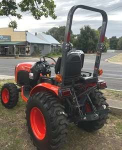 Compre hoy mismo el tractor Kubota B2601 para obtener un rendimiento de calidad premium y una potencia confiable, ideal para granjas y paisajismo. - Product Image 6