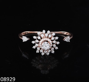Anillo de Compromiso de Oro de 18K con Diamantes Más Demandado, con Certificación, Corte Brillante, Diseño Clásico Moderno y Elegante, Estilo Indio - Product Image 4