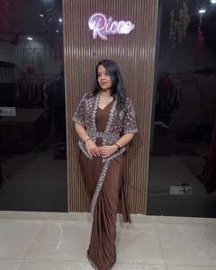 Saree de mariée de qualité standard avec travail de pierre lourde Look magnifique et royal Saree complètement prêt à porter - Product Image 3