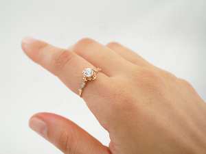 แหวนหมั้นทอง18K ทำด้วยมือสไตล์วินเทจของขวัญวันครบรอบปีที่ดีแบบดั้งเดิมไม่มีสี - Product Image 4