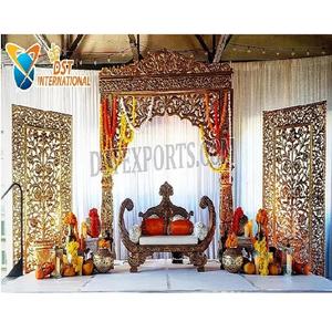 Décoration de scène dorée sur le thème des Mughals pour mariage, cadre en FRP doré pour scène de mariage, scène sur le thème de Bollywood pour mariages asiatiques - Product Image 1