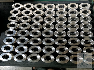 Rouleau de porte coulissante personnalisé en acier inoxydable SS304, poulie à rainure en V |   Rouleau de guidage à double roulement usiné CNC pour fabrication flexible - Product Image 2