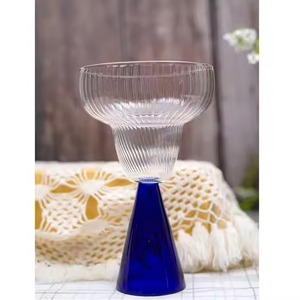 Copas de cóctel transparentes elegantes de fabricación india a granel para uso en bares o restaurantes de India - Product Image 1