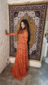 Robe de soirée à paillettes, faite à la main, magnifique, avec décoration drapée, naturelle, pour les fêtes et les célébrations - Product Image 4