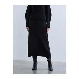 Falda Midi para Mujer como Parte de un Conjunto de Suéter - Product Image 2