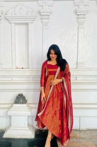 Vestido elegante Anarkali Kurti para mujer, ropa de boda de red con diseño étnico, proveedor al por mayor, ropa informal para fiestas - Product Image 3