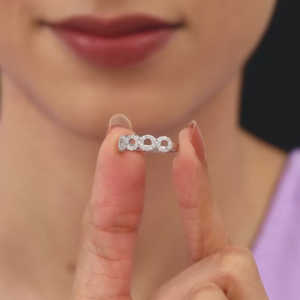 แหวนเงินสไตล์พิเศษพร้อมฝังเพชรโมอิสกลมคู่กับการชุบโรเดียม18K ทนทานสำหรับผู้หญิงสมัยใหม่ - Product Image 6