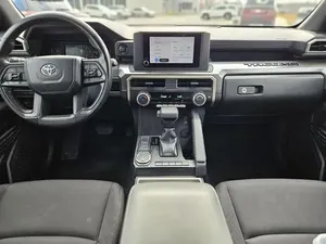 Toyota Tacoma SR5 Usada de 2024 - Product Image 6