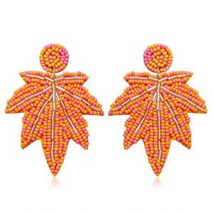 Pendiente de bordado de hoja de flor con cuentas elegante hecho a mano con diseño de joyería de lujo y hermoso acabado de Hiba Enterprises - Product Image 4