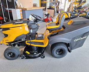 รถตัดหญ้าแบบนั่งขับ Cub Cadet XT2 QR106 พร้อมตะกร้าเก็บหญ้า ระยะการขับขี่ 24 กม. เหมาะสำหรับสวนขนาดใหญ่ ทนทานต่อการตัดหญ้า ใช้งานง่าย - Product Image 4