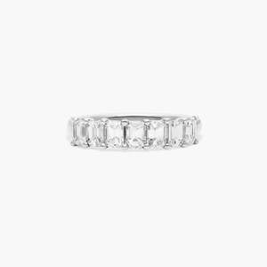 Anillo de Diamante Cultivado en Laboratorio con Corte Esmeralda de Siete Piedras - Product Image 1