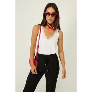 Blusa Casual de Mujer con Manga Casquillo y Cuello Redondo, Detalle de Encaje, Estilo Diario, Logotipo Frontal, Talla XL, Tejido de Poliéster, Largo Corto, Otoño - Product Image 1