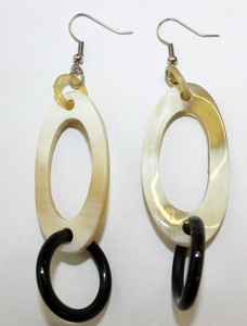 Pendientes de cuerno de búfalo de estilo Vintage de alta calidad para mujer, juego de fregona de resina de gran venta para niñas y mujeres - Product Image 3