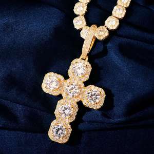 Luxe 925 Argent Moissanite Diamant Glacé Argent Personnalisable Hip Hop Conception Cubain Lien Pendentifs Charmes Moissanite Charmes - Product Image 1