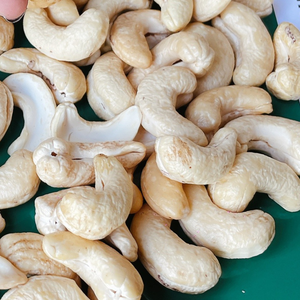 Noix de cajou de haute qualité W240 Noix de cajou Emballage personnalisé Santigo - Product Image 1