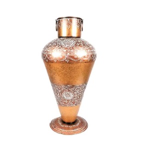 Florero de mesa de pared de suelo de metal y vidrio con estilo contemporáneo diseño de lujo moderno para pieza decorativa de hogar u oficina - Product Image 3