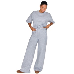 Ensemble de survêtement pour femme coupe décontractée haut à manches courtes et pantalon à cordon parfait pour les voyages et la maison - Product Image 5
