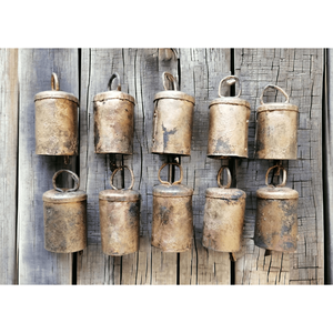 Campanas de vaca de estilo rústico vintage de 2.5 pulgadas, campanas de hierro reciclado con acabado antiguo para decoración del hogar - Product Image 2
