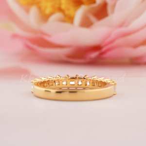 Anillo Clásico y Moderno de Eternidad con Diamante Cultivado en Laboratorio de Corte Princesa Único en Oro Amarillo para Chicas y Mujeres, Regalo de Boda Perfecto, IGI - Product Image 3