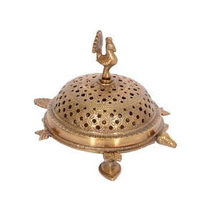 Brûleur d'encens en laiton en forme de paon avec base en forme de tortue à trois pattes, décoration artisanale - Product Image 1