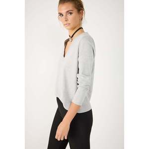 Camiseta brillante de manga larga con cuello en V - Product Image 3