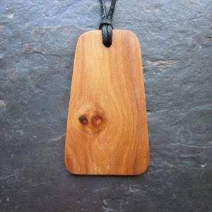 Elegante colgante de madera hecho a medida con collar de resina inspirado en la naturaleza, estilo artístico para Ángel para fiestas de regalo - Product Image 5