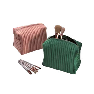 Bolsa de cosméticos acolchada al por mayor de viaje 2024 con logotipo personalizado de Vietnam - Product Image 5