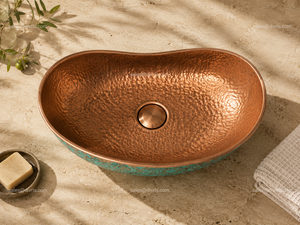 Évier en cuivre martelé fait main DIVRIS, design rustique, patine turquoise, extérieur poli, intérieur poli, DRC-2023 - Product Image 2