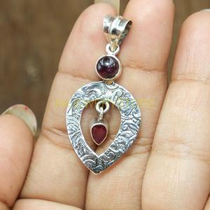 Pendentif artisanal en argent sterling 925 avec grenat et rubis naturels |   Pendentif en argent et pierres précieuses de style bohème artisanal - Product Image 3