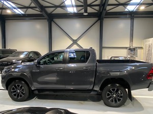 Toyota Hilux SUV Essence Automatique Moteur 4.1-6L Émissions Euro II 75k-100k Miles Sièges en Cuir Toit Ouvrant à Vendre - Product Image 3