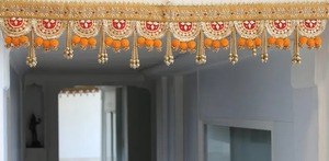 Hermoso Toran de Gota con Pompones para Decoración de Puertas, Diseño de Motivos con Tela Gota y Perlas, Adorno Festivo para Puerta para Decoración de Diwali - Product Image 3