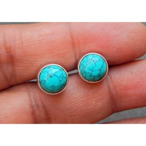 Boucles d'oreilles minimalistes turquoise avec petits bijoux en zircon - Product Image 5