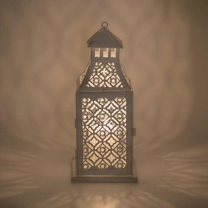 KSN elegante linterna marroquí blanca colgante de metal perforado diseño IP33 clasificado hecho en La India - Product Image 3