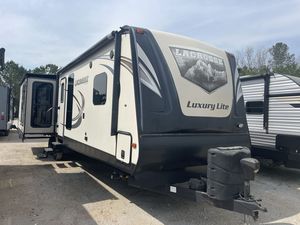 Mejor Oferta, Remolque de Viaje Usado Prime Time RV LaCrosse 337RKT 2022 2025 - Product Image 3