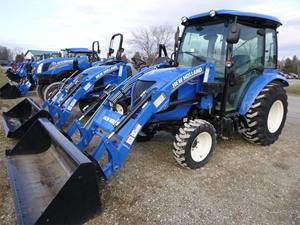 Tractor NEW HOLLAND BOOMER 40 T4B 4x4 de 40 HP, Tractor de Ruedas Subcompacto con Motor de Alta Productividad - Product Image 2