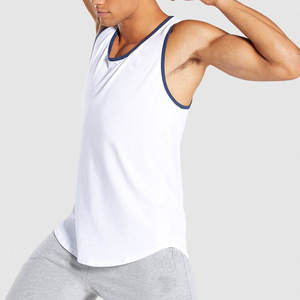 Débardeur en polyester à séchage rapide de marque personnalisée pour hommes tenue de fitness et de gym à épaules larges avec logo de levage électrique style décontracté - Product Image 3