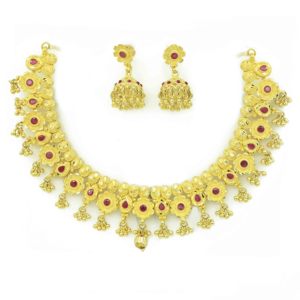 Venta al por mayor de collares de oro de 14K 18K 24K, conjunto de joyas de diseño floral tradicional, collares de moda chapados en oro de latón. - Product Image 3