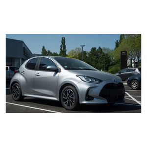 2019 bastante usado Toyotai YARIS HybridL 4dr Sedan 6A 6.684 millas. - Product Image 2