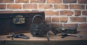 Cadenas de porte en laiton antique entièrement fonctionnel avec clés de collection uniques Serrures de sécurité à combinaison faites à la main - Product Image 5