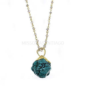 Collar con colgante de turquesa y labradorita con cadena de eslabones de diamante en forma de corazón estilo moderno para boda o regalo - Product Image 3