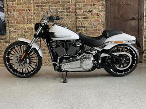 Motocicleta Softail FXBRS de Calidad con Poco Kilometraje - Product Image 3