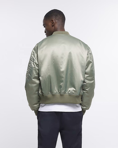 Nueva chaqueta de satén para hombre de nailon de ajuste Regular verde a la moda para hombre, diseño de servicio OEM, chaqueta Bomber personalizada para hombre, nueva ropa para hombre - Product Image 3
