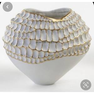 Forma Irregular Aspecto elegante Diseñador elegante único Chapado en oro Calidad Premium Florero de metal Mesa Centro de mesa Decoración - Product Image 4