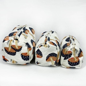 เคสผ้าฝ้ายบุสองชั้นพิมพ์ลายเห็ดกันน้ำเป็นมิตรกับสิ่งแวดล้อม3ชิ้นที่เก็บเครื่องสำอางสีขาววินเทจพร้อมดีไซน์ที่ปรับแต่งได้ - Product Image 4