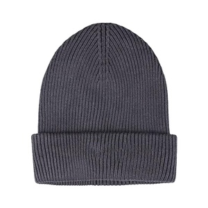 Gorros de lana de punto con estilo para uso en invierno Diseño de color puro suave con logotipo personalizado para hombres y mujeres Gorros de clima frío - Product Image 2